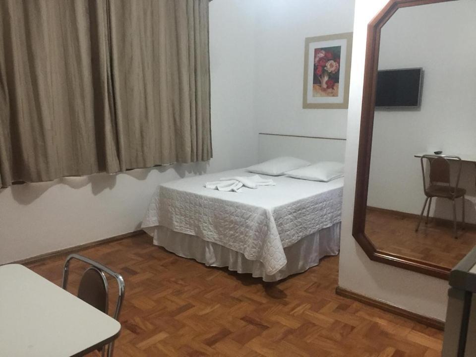 Hotel Miranelli บาร์บาเซนา ภายนอก รูปภาพ